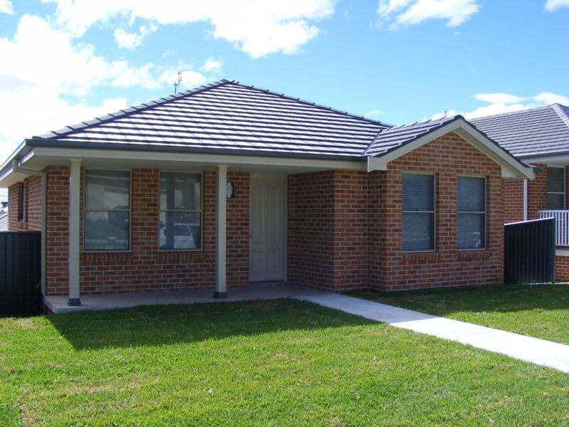 37 The Heights, Tamworth NSW 2340