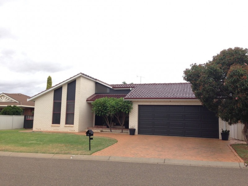 18 Glen Alpha Close, Tamworth NSW 2340