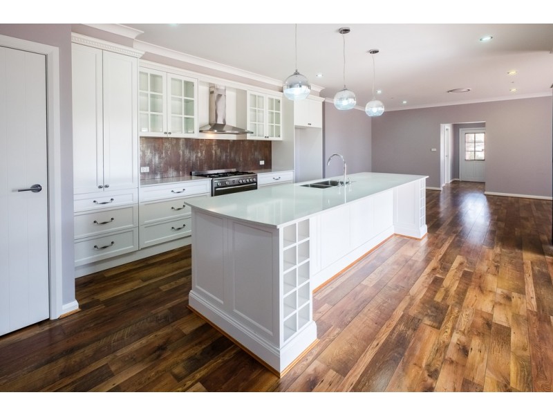 2 Bentwing Place, Tamworth NSW 2340