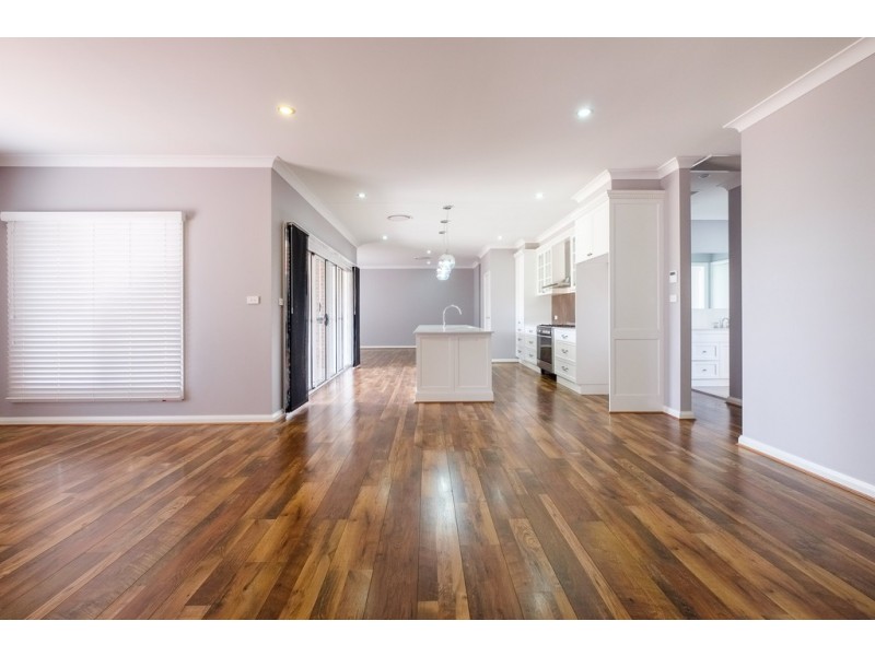 2 Bentwing Place, Tamworth NSW 2340