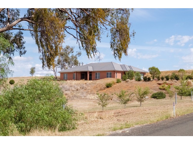 2 Bentwing Place, Tamworth NSW 2340
