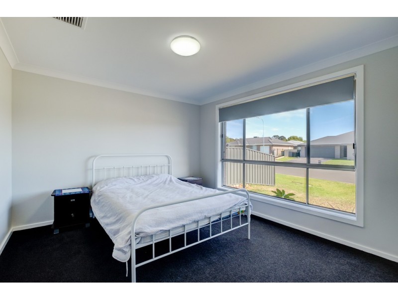 11 Simmental Way, Tamworth NSW 2340