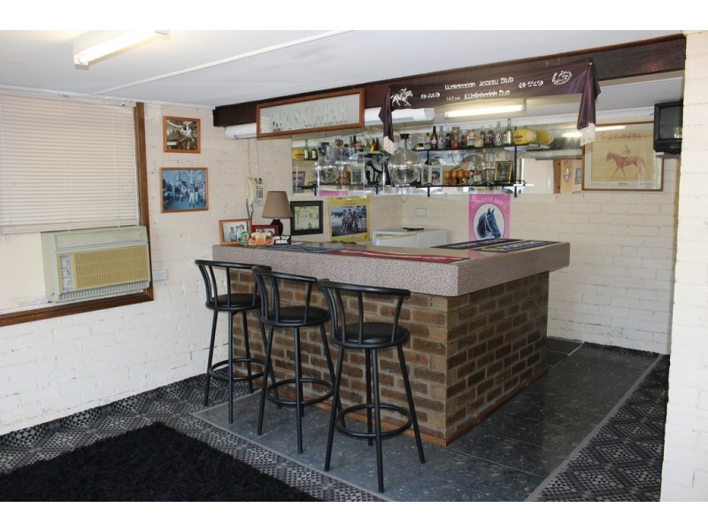 120 Crown Street, Tamworth NSW 2340