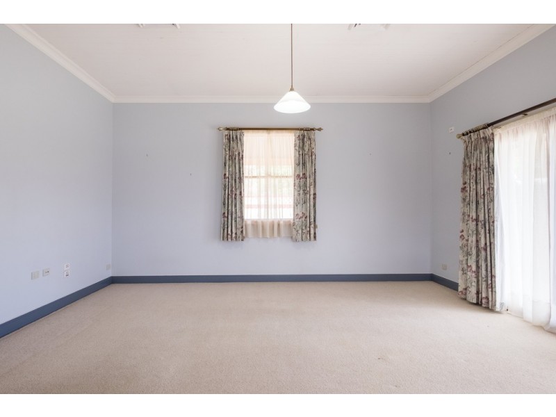 97 Crown Street, Tamworth NSW 2340