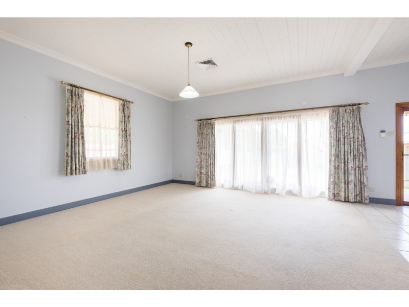 97 Crown Street, Tamworth NSW 2340
