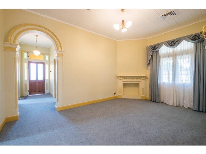 97 Crown Street, Tamworth NSW 2340