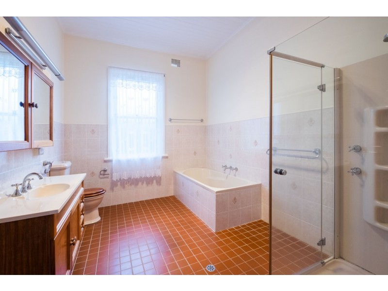 97 Crown Street, Tamworth NSW 2340