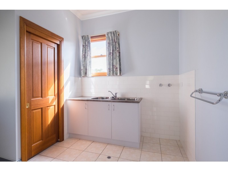 97 Crown Street, Tamworth NSW 2340