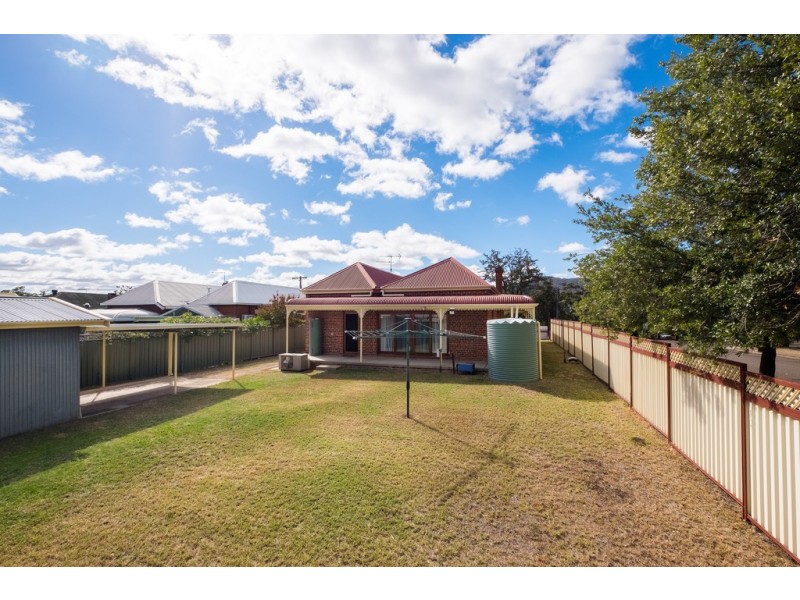 97 Crown Street, Tamworth NSW 2340