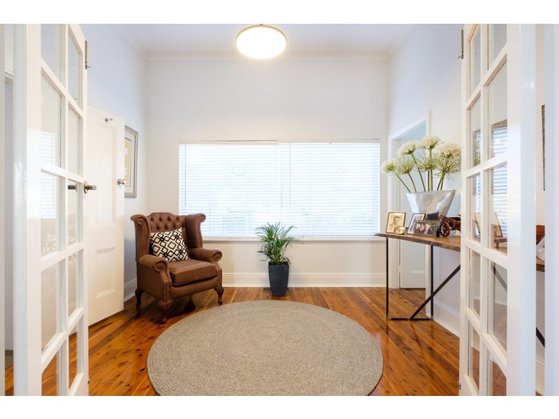 76 Carthage Street, Tamworth NSW 2340