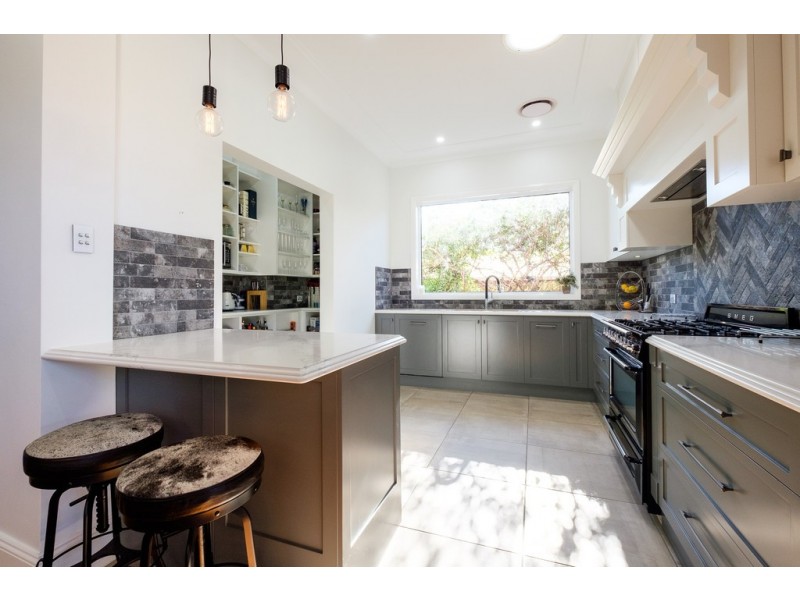 76 Carthage Street, Tamworth NSW 2340