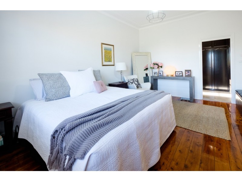 76 Carthage Street, Tamworth NSW 2340