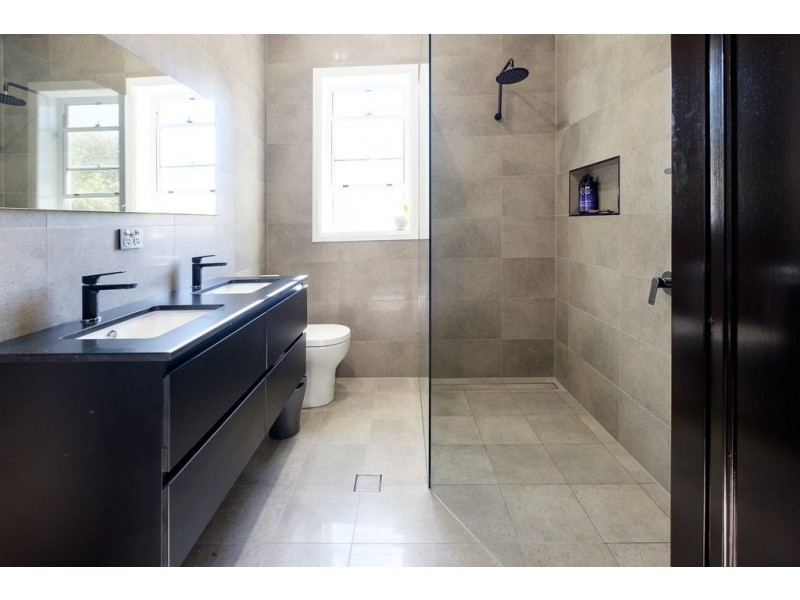 76 Carthage Street, Tamworth NSW 2340