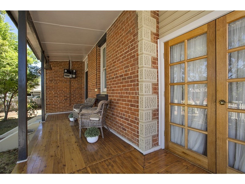 50 Rawson Ave, Tamworth NSW 2340