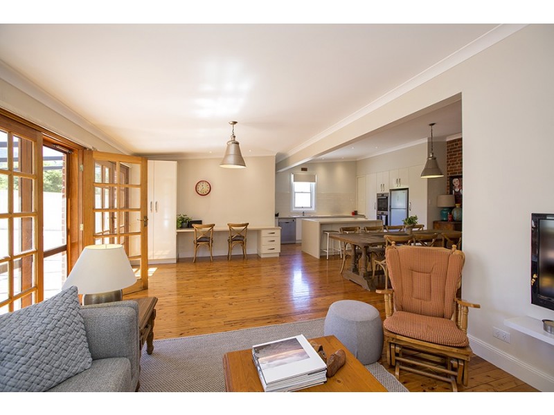 50 Rawson Ave, Tamworth NSW 2340