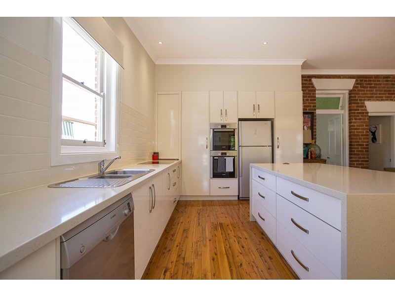 50 Rawson Ave, Tamworth NSW 2340