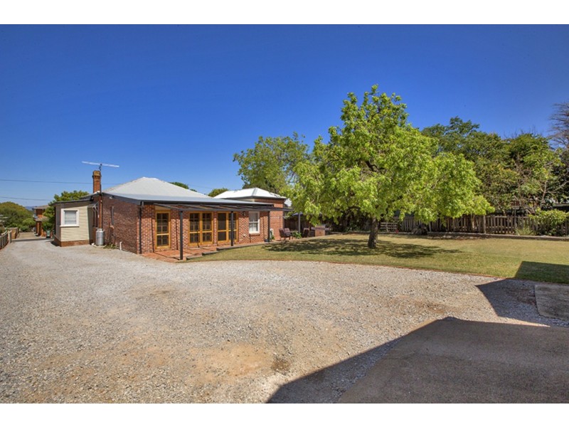 50 Rawson Ave, Tamworth NSW 2340
