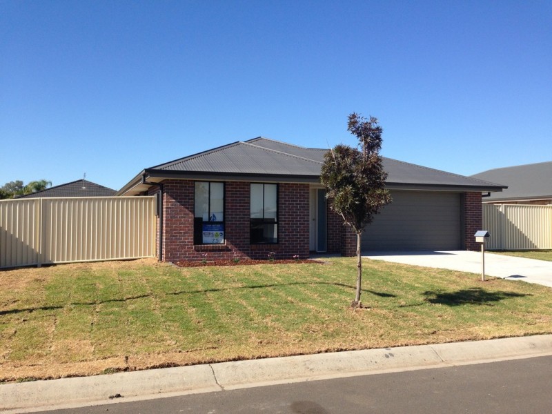 8 Lambert Street, Tamworth NSW 2340