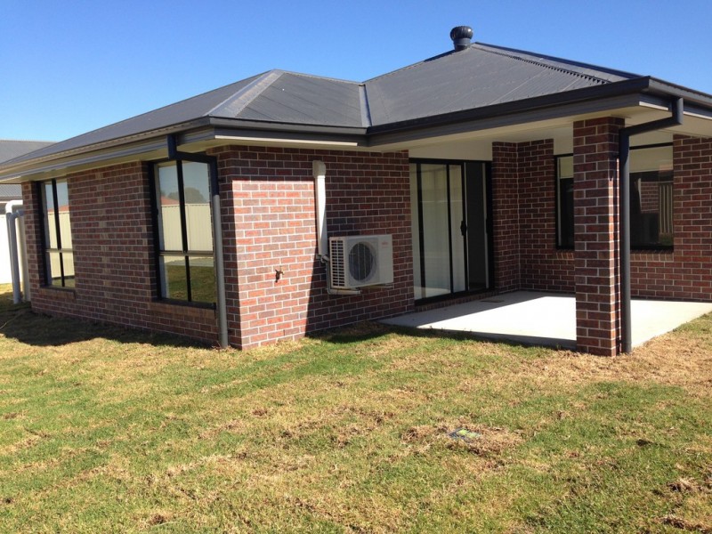 8 Lambert Street, Tamworth NSW 2340