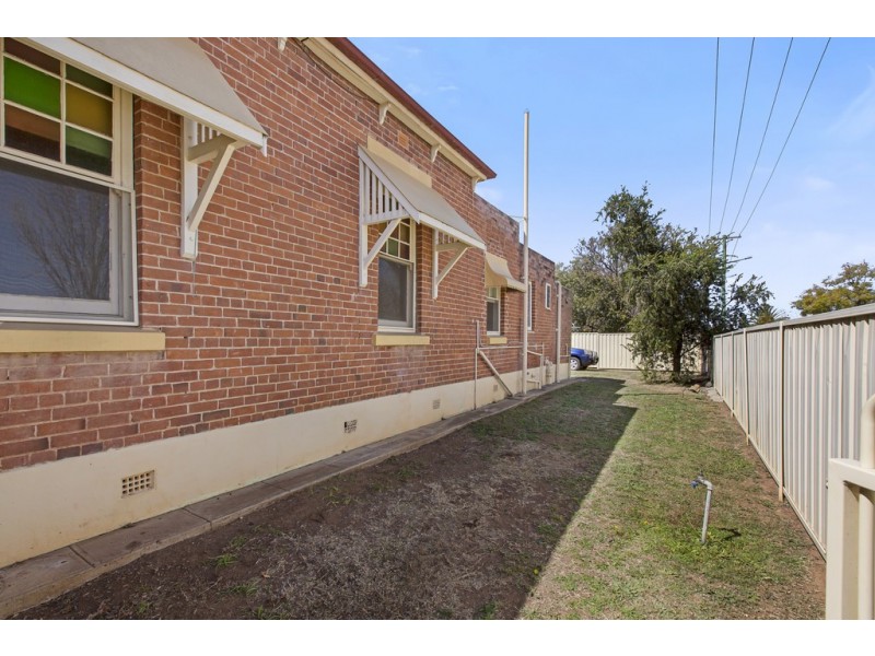 Unit 1 and 2 133 Brisbane street, Tamworth NSW 2340