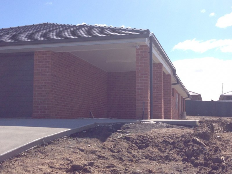 2/13 Reginald Drive, Kootingal NSW 2352