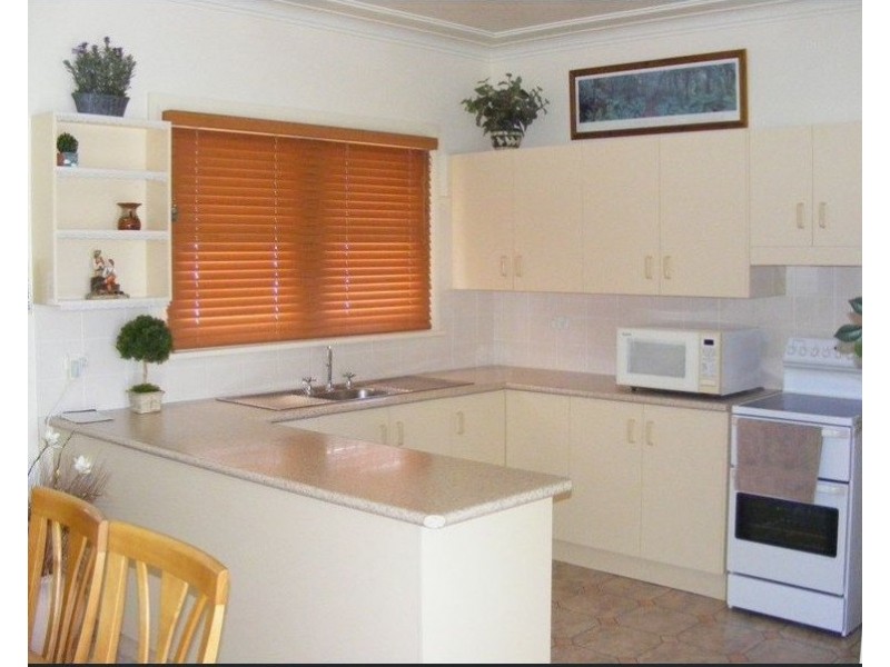 32 HILLVUE ROAD, South Tamworth NSW 2340