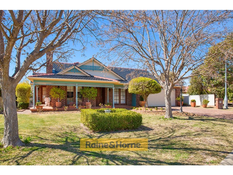 9 Wayamba Close, Tamworth NSW 2340