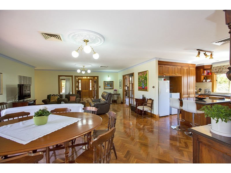 9 Wayamba Close, Tamworth NSW 2340