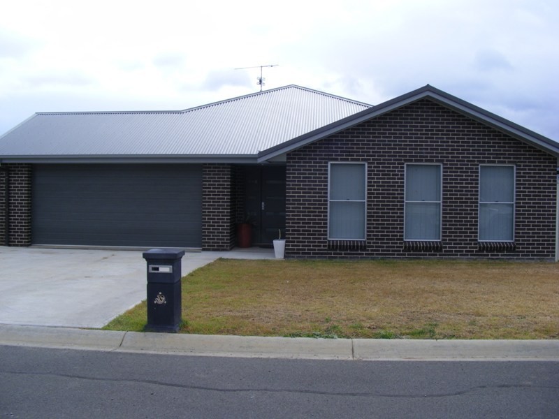 24 Hibiscus Way, Tamworth NSW 2340