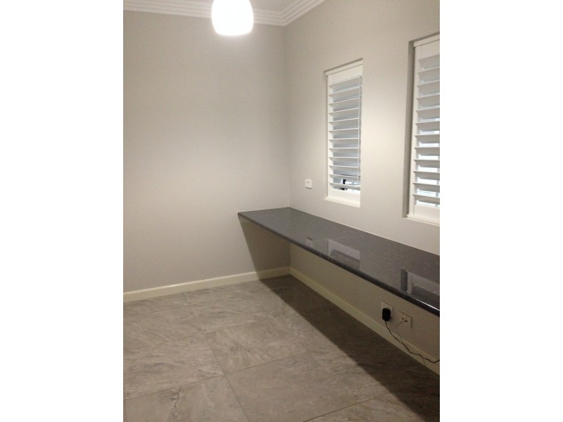 8 Wollemi Close, Tamworth NSW 2340