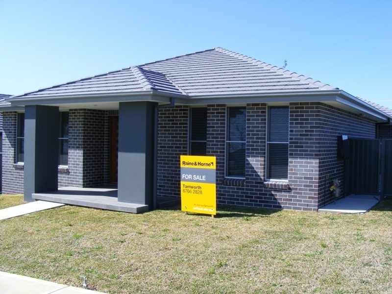 27 Boulevard Place, Tamworth NSW 2340