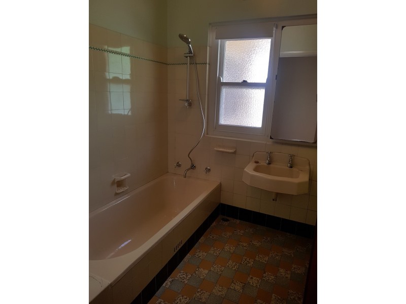 4 King Street, Tamworth NSW 2340