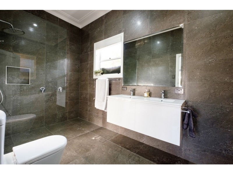 76 Carthage Street, Tamworth NSW 2340