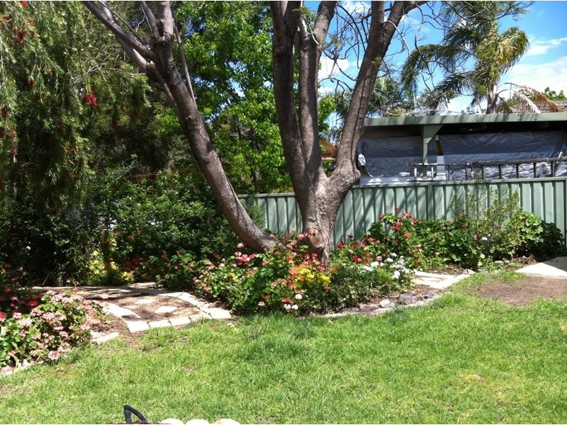 9 Pine Street, Kootingal NSW 2352