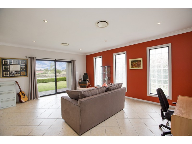 20 The Grange, Tamworth NSW 2340