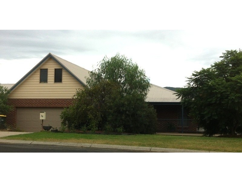 34  Peregrine Avenue, Tamworth NSW 2340