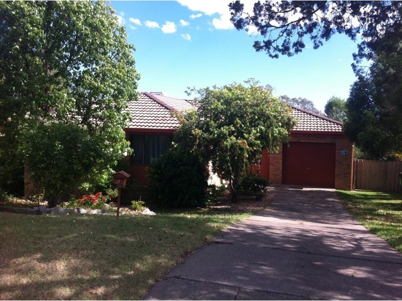 11 Brolga Way, Tamworth NSW 2340