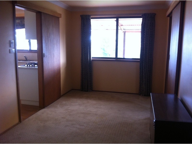 11 Brolga Way, Tamworth NSW 2340