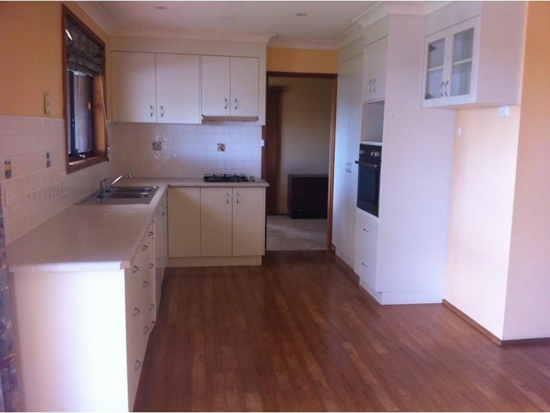 11 Brolga Way, Tamworth NSW 2340