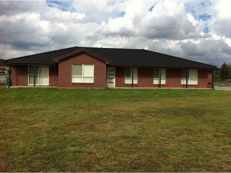 14 Whiporie Close, Tamworth NSW 2340