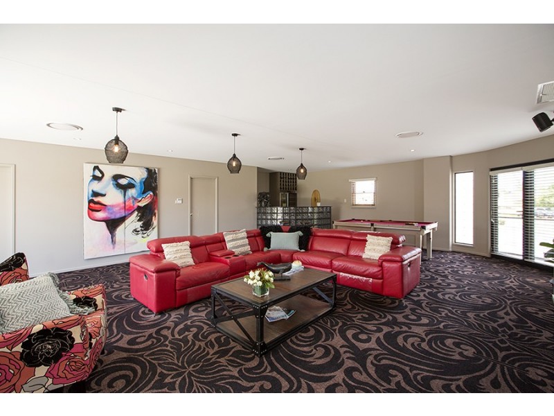 8 The Grange, Tamworth NSW 2340