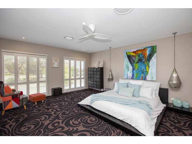 8 The Grange, Tamworth NSW 2340