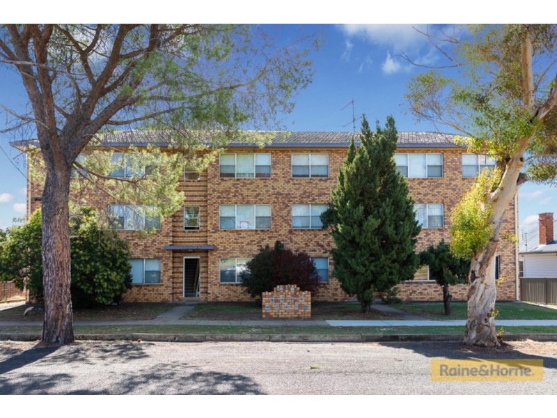 43 GIPPS STREET, Tamworth NSW 2340