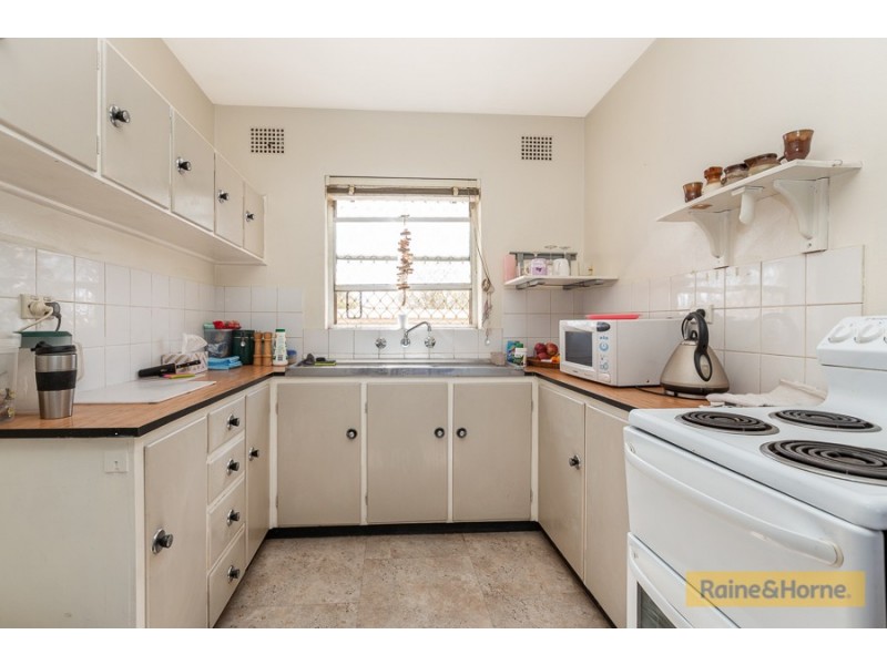 43 GIPPS STREET, Tamworth NSW 2340