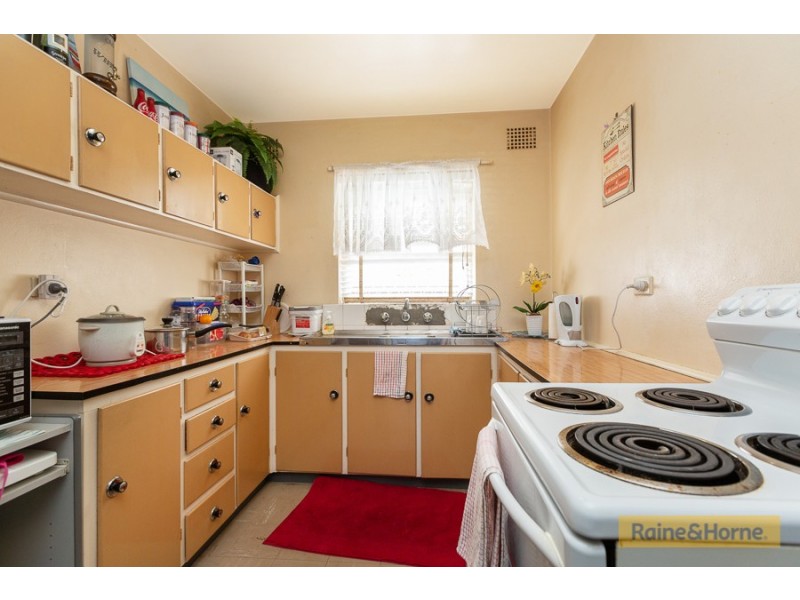 43 GIPPS STREET, Tamworth NSW 2340