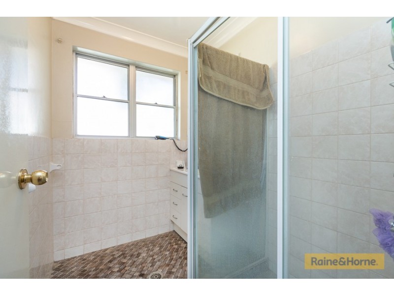 43 GIPPS STREET, Tamworth NSW 2340