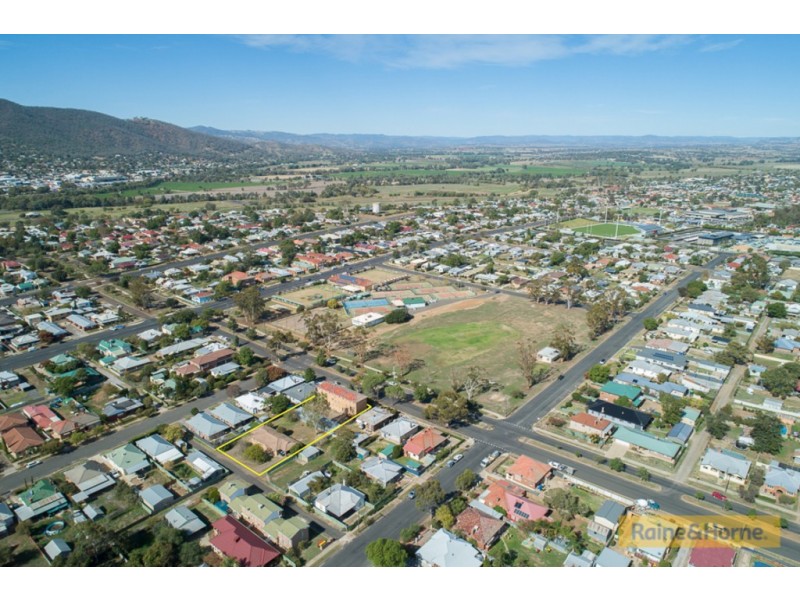 43 GIPPS STREET, Tamworth NSW 2340