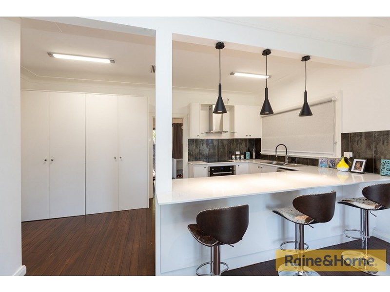 11 Cohen Street, Tamworth NSW 2340