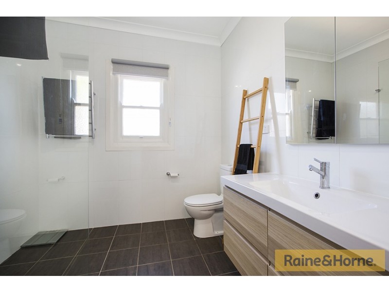 11 Cohen Street, Tamworth NSW 2340