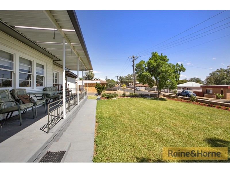 11 Cohen Street, Tamworth NSW 2340